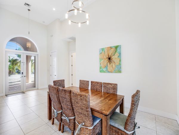 Magnificent Marathon Vacation Home away from Home
