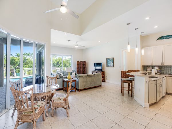 Magnificent Marathon Vacation Home away from Home