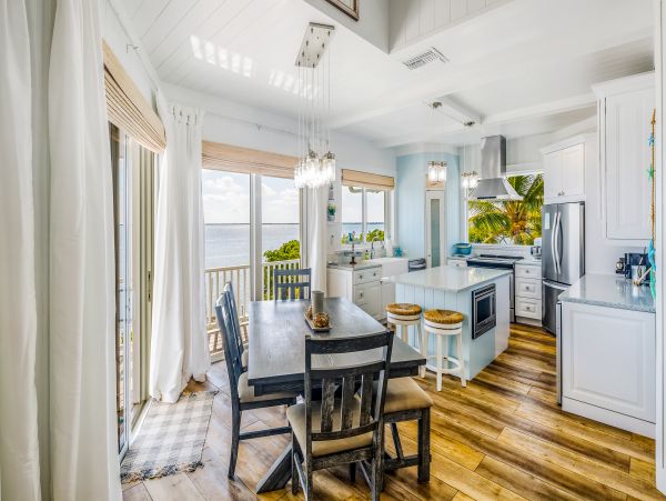 Luxurious Waterfront Retreat with Private Pool & Dock in Cudjoe Key