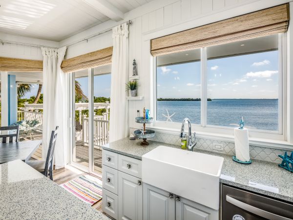 Luxurious Waterfront Retreat with Private Pool & Dock in Cudjoe Key