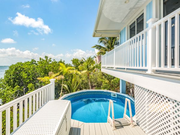 Luxurious Waterfront Retreat with Private Pool & Dock in Cudjoe Key