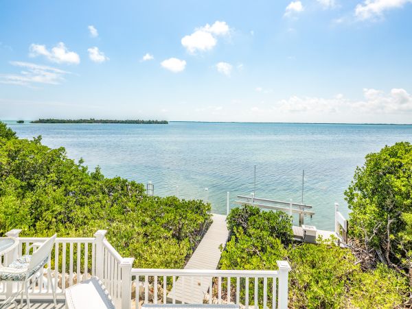 Luxurious Waterfront Retreat with Private Pool & Dock in Cudjoe Key