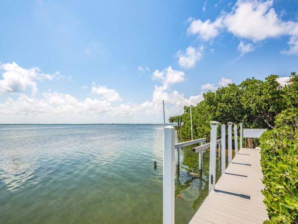 Luxurious Waterfront Retreat with Private Pool & Dock in Cudjoe Key