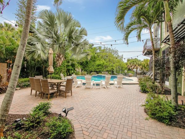 Four Bedroom Canal Front Vacation Home in Siesta Key
