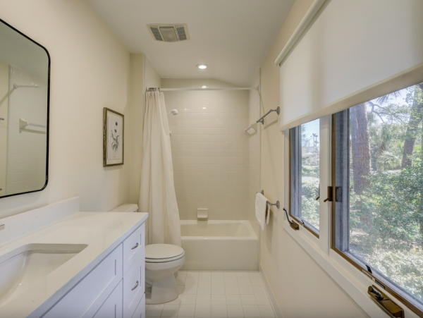 Gorgeous 4 Bedroom Vacation Home in Hilton Head 11 Guests