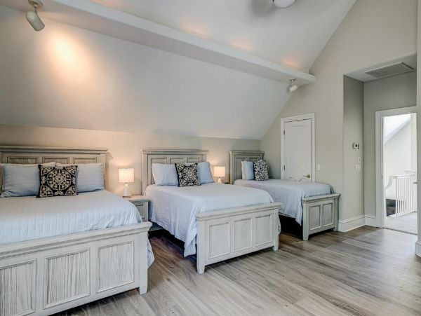 Hilton Head Vacation Pool Home Four Bedroom plus Loft