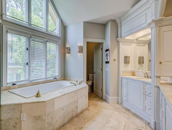 Hilton Head Vacation Pool Home Four Bedroom plus Loft