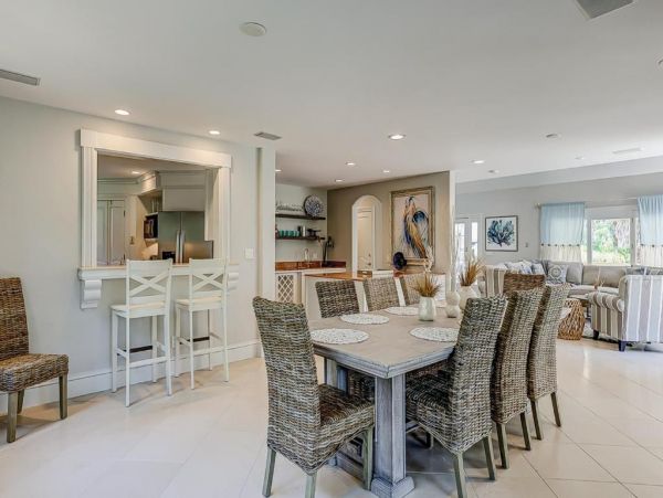 Hilton Head Vacation Pool Home Four Bedroom plus Loft