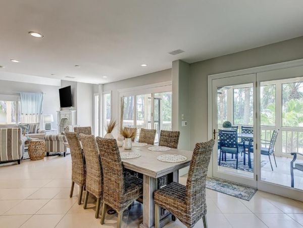 Hilton Head Vacation Pool Home Four Bedroom plus Loft