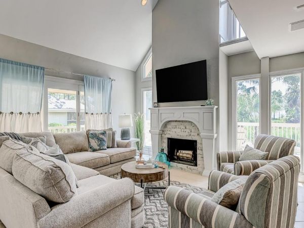 Hilton Head Vacation Pool Home Four Bedroom plus Loft