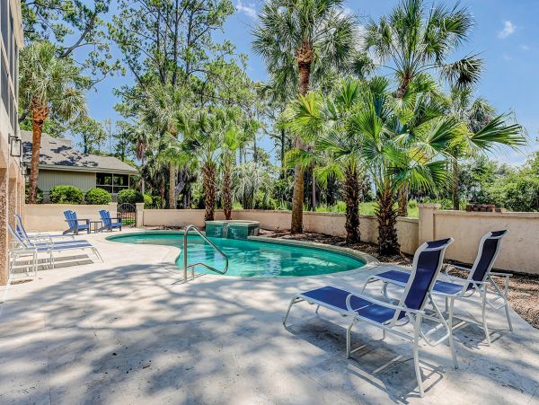 Hilton Head Vacation Pool Home Four Bedroom plus Loft