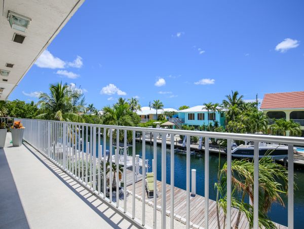 Canal Front Lovely Marathon Vacation Residence