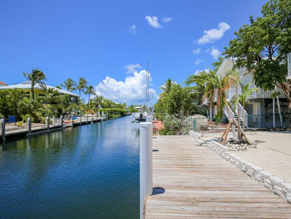 Canal Front Lovely Marathon Vacation Residence