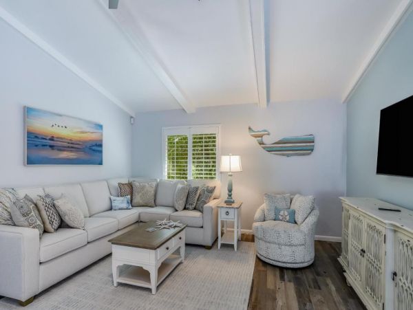 Marco Island Waterfront 3 Bedroom Home with Pool, Spa & Dock