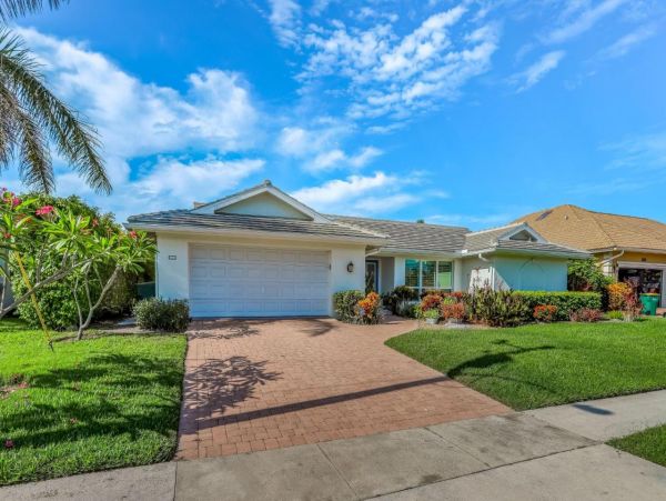 Marco Island Waterfront 3 Bedroom Home with Pool, Spa & Dock