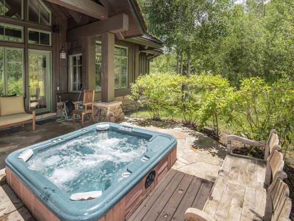 Bachelor Gulch ski ins ski out home
