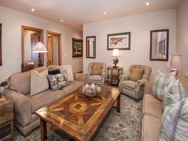 Bachelor Gulch ski ins ski out home