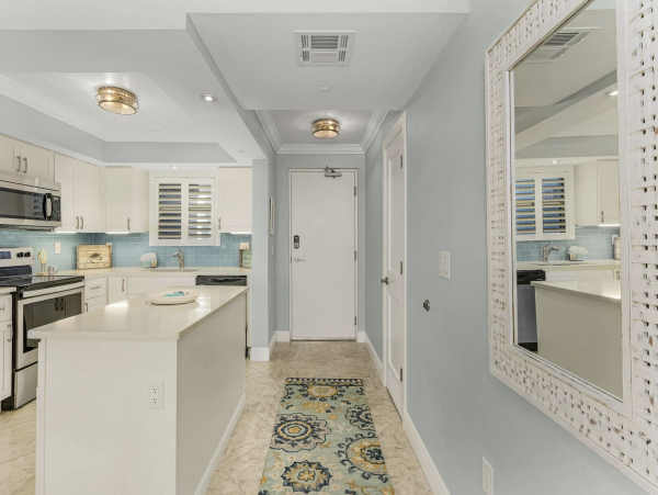Magnificent Views Newly Updated  Beachfront Style