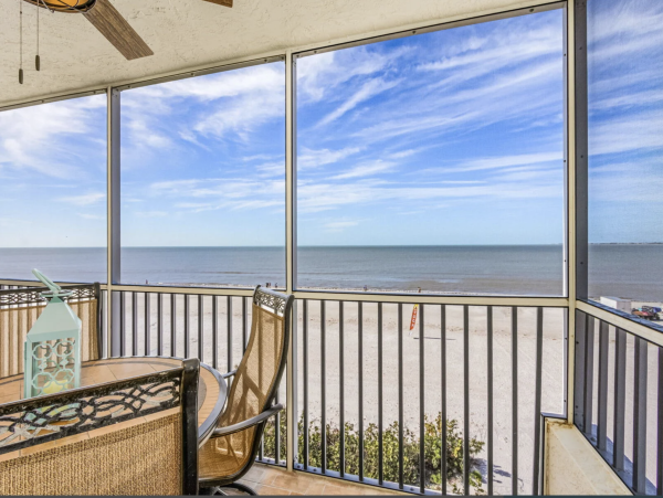 Magnificent Views Newly Updated  Beachfront Style