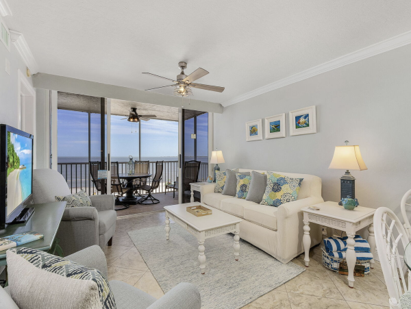 Magnificent Views Newly Updated  Beachfront Style