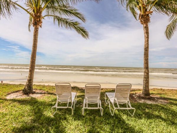Gulf Front Fetaway with Incredible Views in Fort Myers Beach