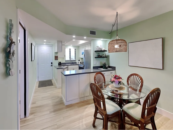 Gulf Front Fetaway with Incredible Views in Fort Myers Beach