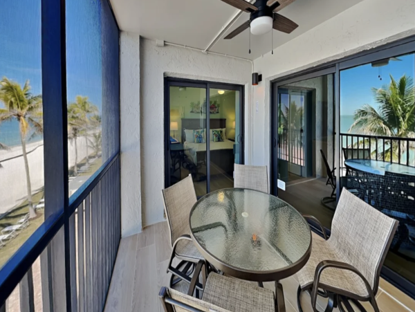 Gulf Front Fetaway with Incredible Views in Fort Myers Beach