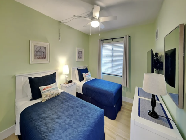 Gulf Front Fetaway with Incredible Views in Fort Myers Beach