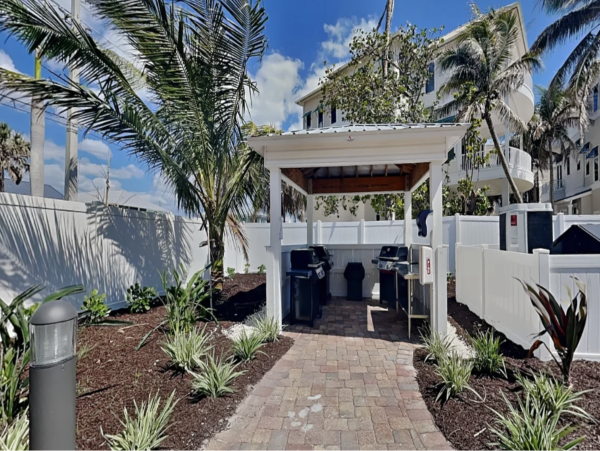 Gulf Front Fetaway with Incredible Views in Fort Myers Beach