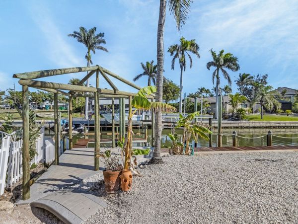 Fort Myers Beach Luxury Vacation Rental  4-Bed Waterfront Villa with Pool