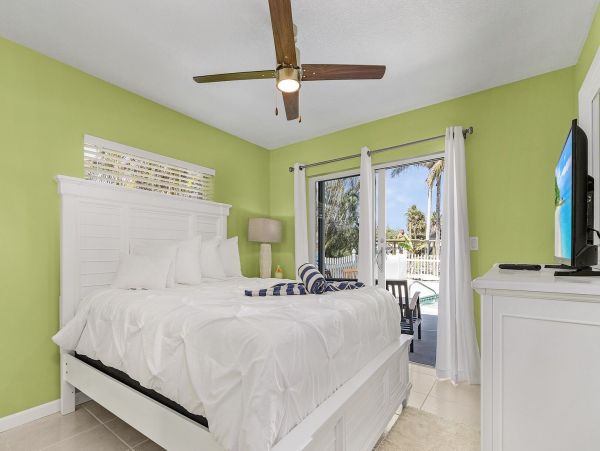 Fort Myers Beach Luxury Vacation Rental  4-Bed Waterfront Villa with Pool