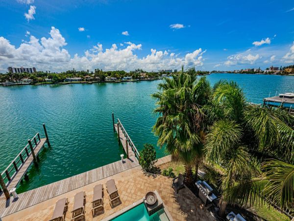 Bay Front Vacation Condo in Treasure Island Sleeps 14 Guests