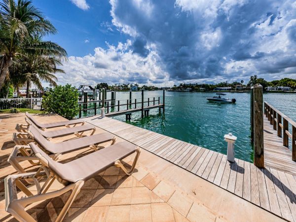 Bay Front Vacation Condo in Treasure Island Sleeps 14 Guests