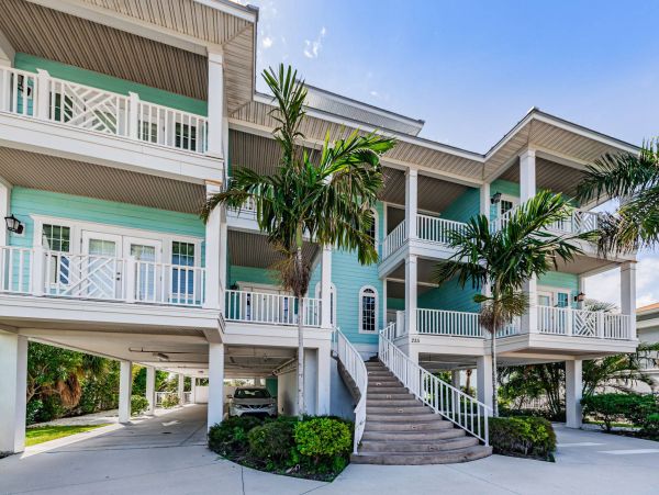 Bay Front Vacation Condo in Treasure Island Sleeps 14 Guests