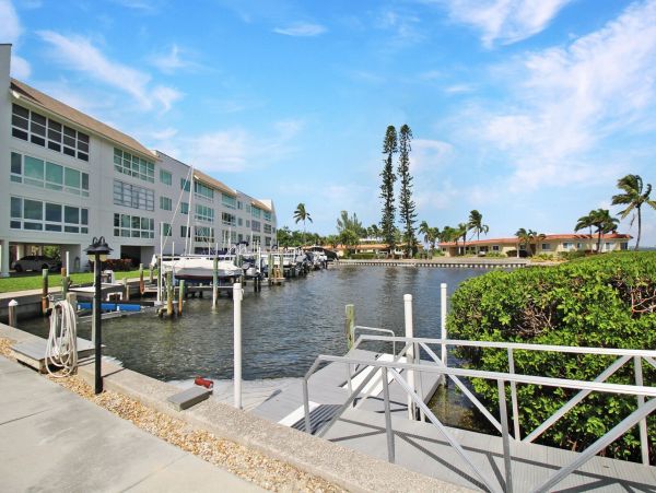 Longboat Key Vacation Rental - Two Bedroom Condo with Bay Views & Beach Access