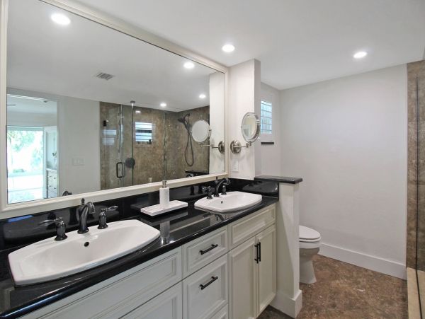 Longboat Key Vacation Rental - Two Bedroom Condo with Bay Views & Beach Access