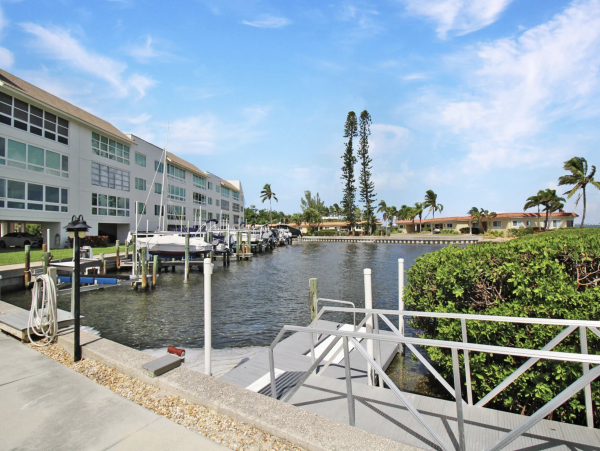 Longboat Key Vacation Rental - Two Bedroom Condo with Bay Views & Beach Access