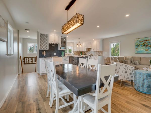 Luxury Holmes Beach 3 Bedroom Pool House