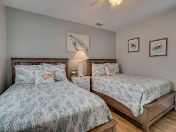 Luxury Holmes Beach 3 Bedroom Pool House