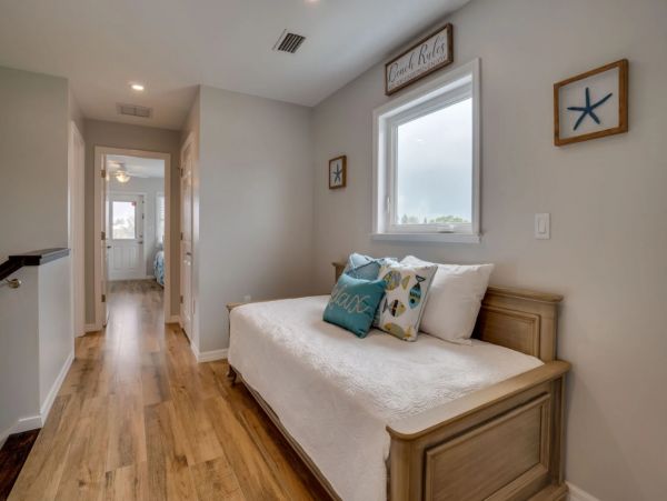 Luxury Holmes Beach 3 Bedroom Pool House