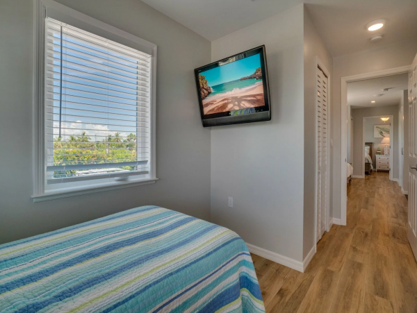 Luxury Holmes Beach 3 Bedroom Pool House