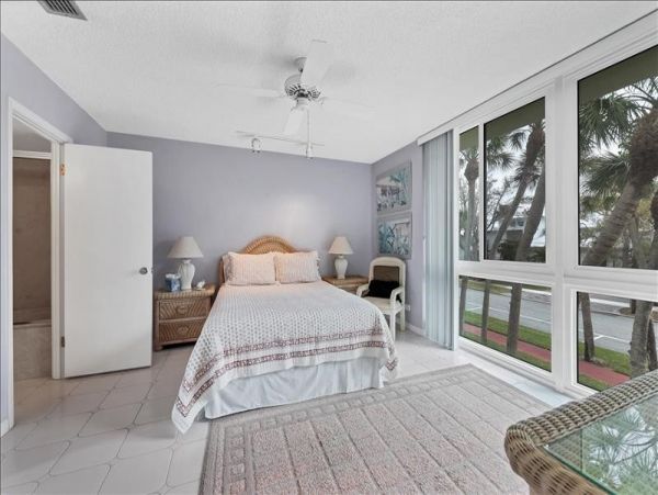 Sarasota Condo 1022216