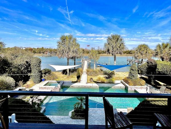 Isle Of Palms Home 1022373