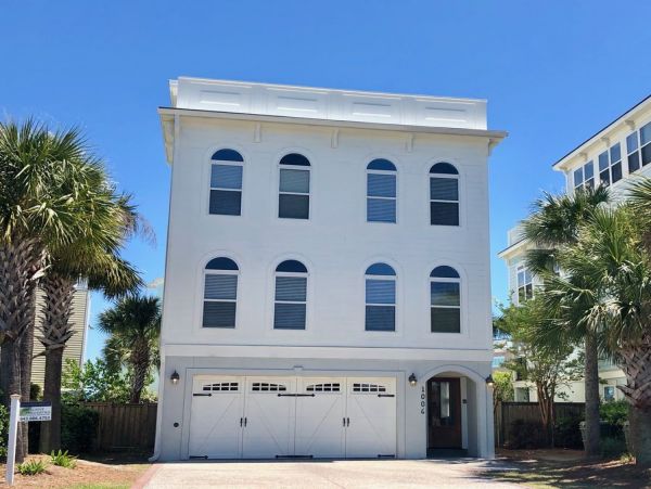 Luxury 8 Bedroom Vacation Home in Isle of Palms Sleeps 8