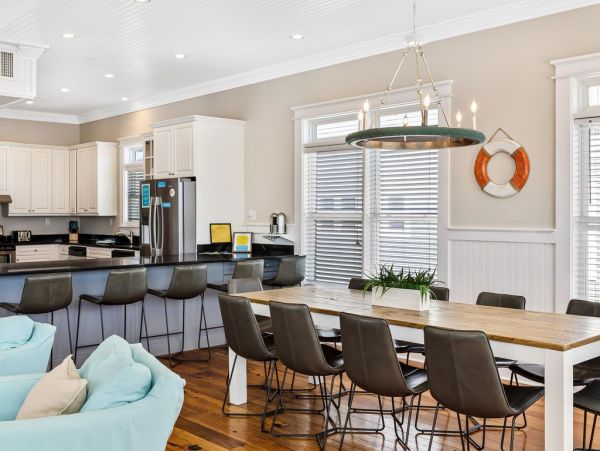 Luxury 8 Bedroom Vacation Home in Isle of Palms Sleeps 8