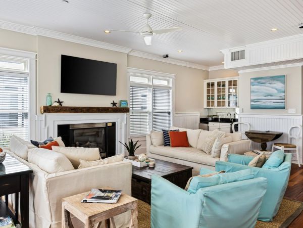 Luxury 8 Bedroom Vacation Home in Isle of Palms Sleeps 8
