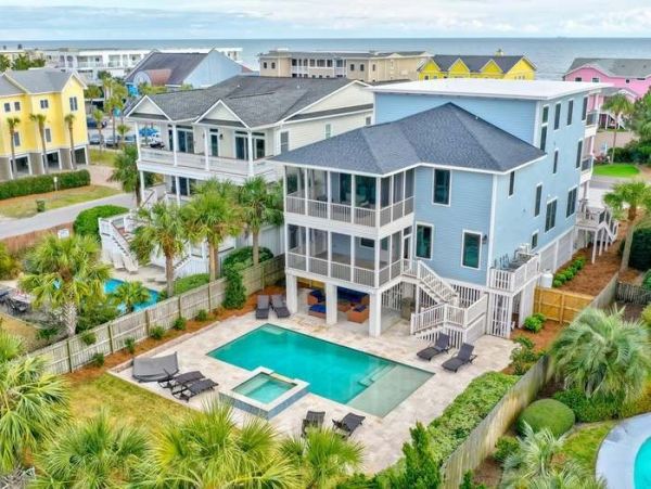 Isle of Palms Home with 6 Bedrooms