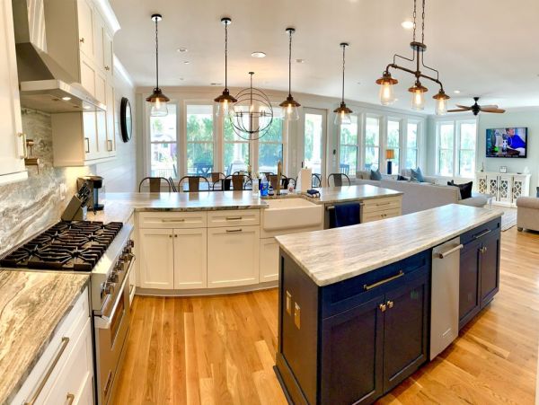 Isle of Palms Home with 6 Bedrooms