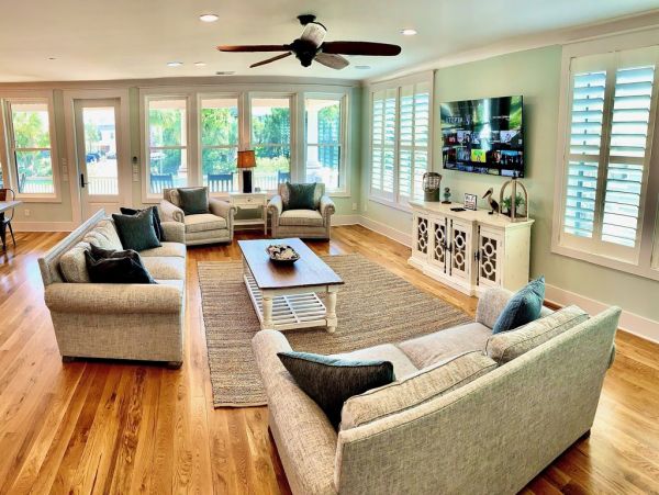 Isle of Palms Home with 6 Bedrooms