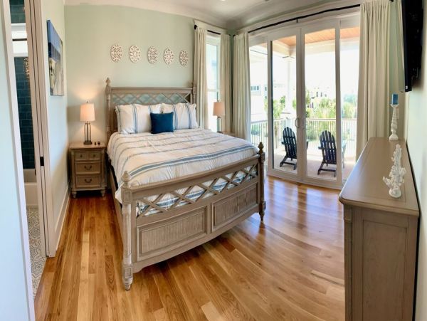 Isle of Palms Home with 6 Bedrooms